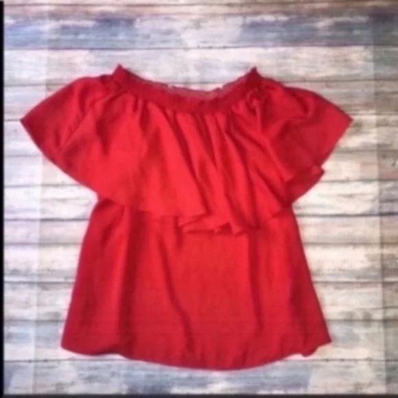 Show Me Your Mumu Red Bungalow Off The Shoulder Flounce Top - Picture 2 of 9